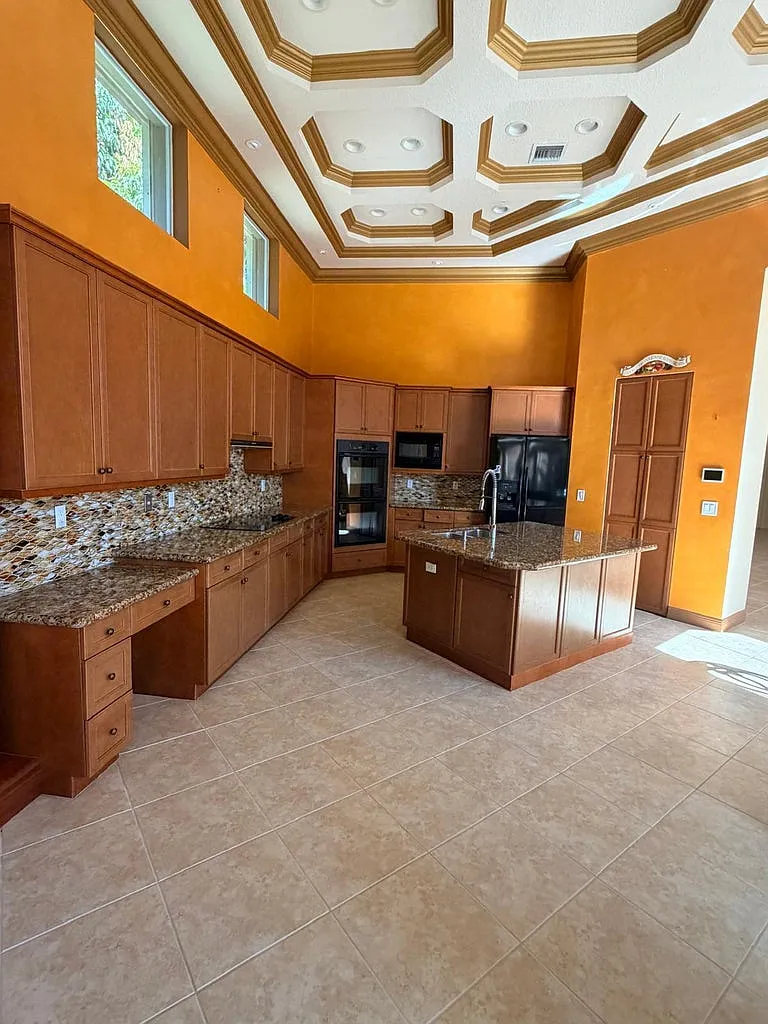 5 bed, 4034 sqft, $6,000 — Photo 4
