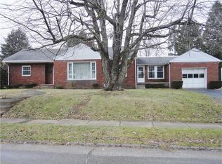 131 Winfield Dr, Grove City, PA 16127