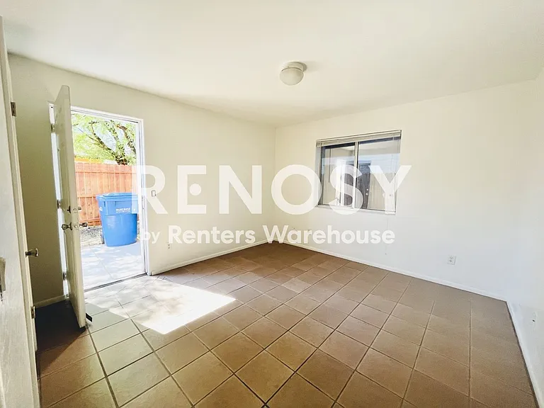 729 E Mission Ln #1 — Photo 14