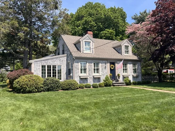 36 Burr Rd, Hingham, MA 02043