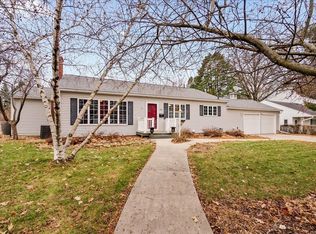 240 Ivanhoe Rd, Waterloo, IA 50701