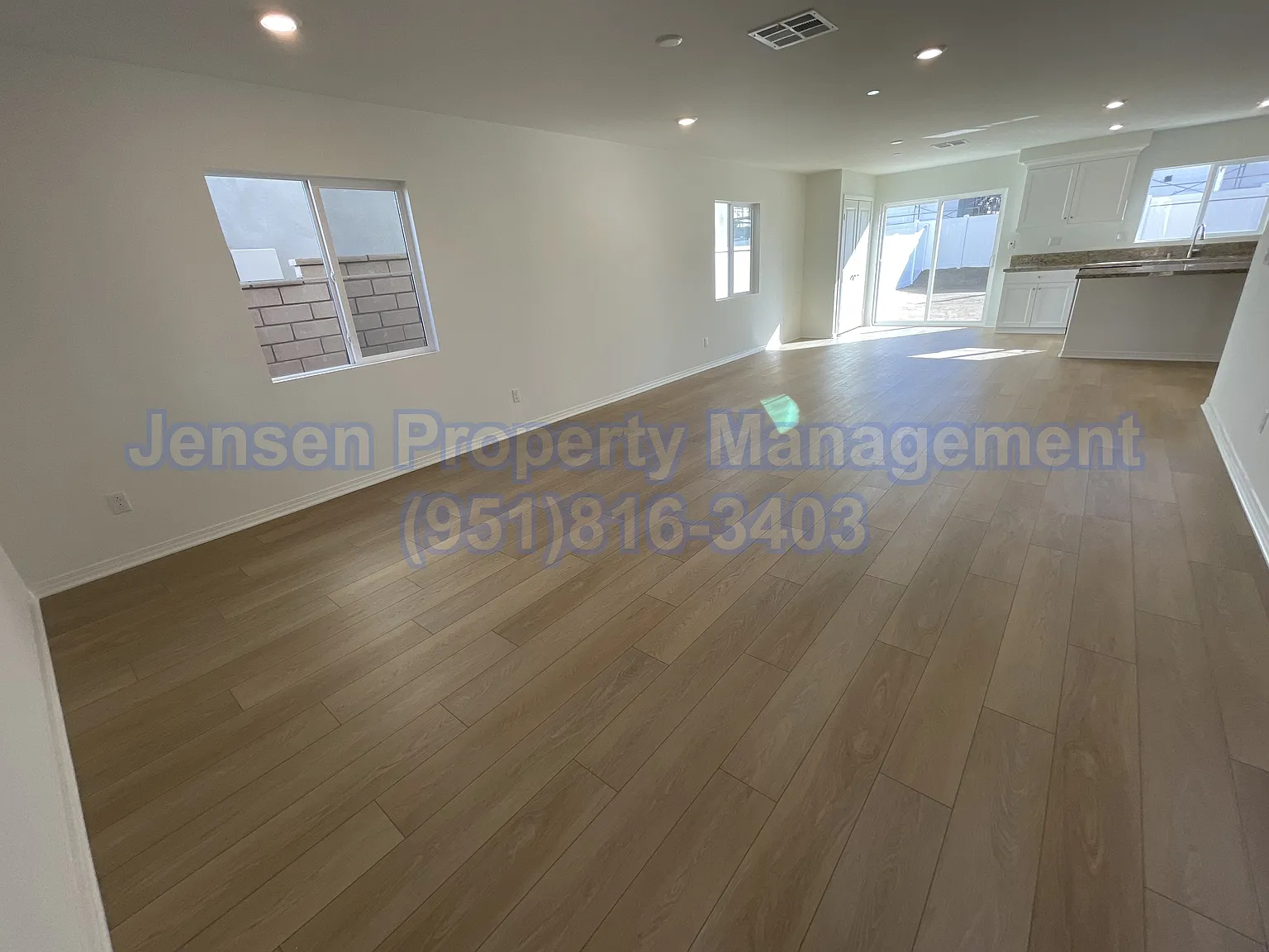 4 bed, 2.5 bath, 2460 sqft, $3,295 — Photo 3