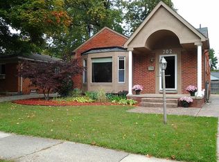 702 Butternut Ave, Royal Oak, MI 48073