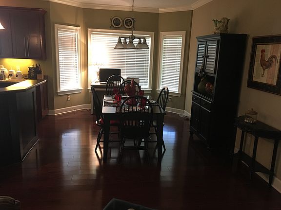 3rd image of 3888 Darian Dr