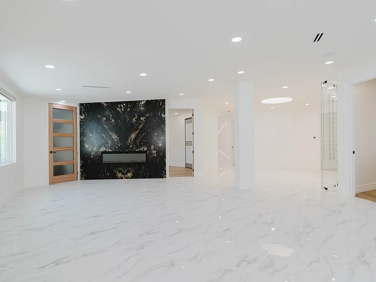 9010 Dempsey Ave — Photo 7