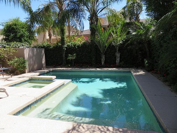 SPARKLING POOL