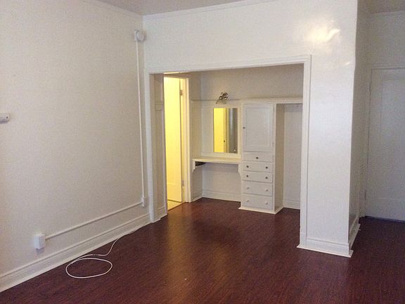 3rd image of 21 Westminster Ave APT 208