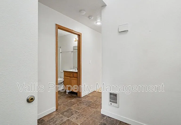 5262 Springcrest Dr S — Photo 4