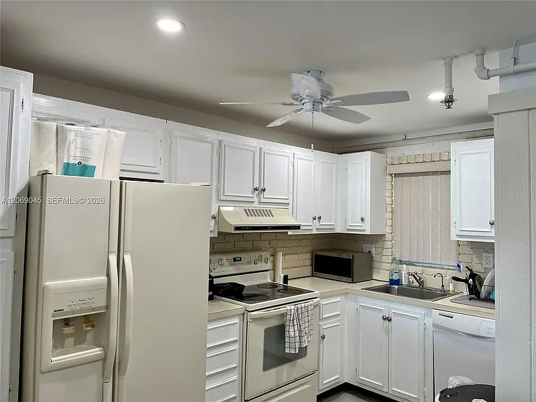 3150 W Rolling Hills Cir #201 — Photo 7