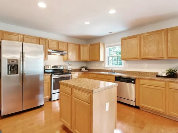13116 Ashnut Ln, Herndon, VA 20171