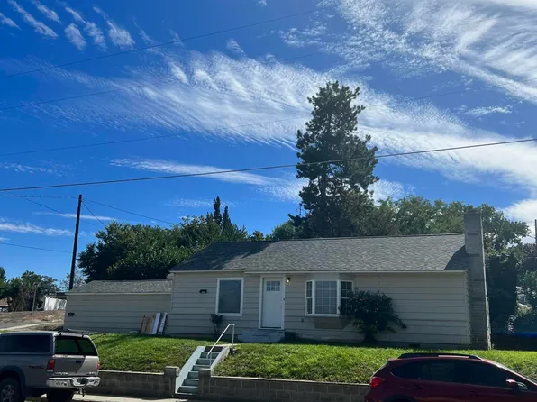 121 E Edison Ave, Sunnyside, WA 98944