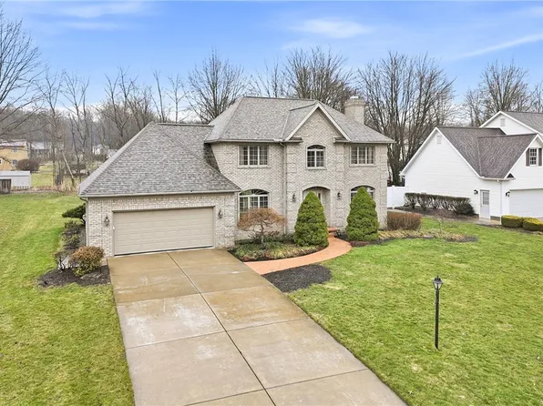 2031 Celestial Dr NE, Warren, OH 44484