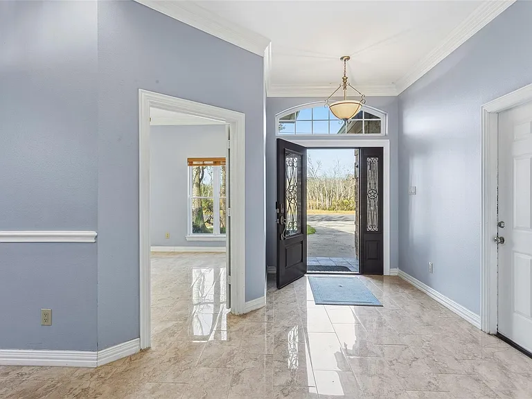 2535 Broadway St — Photo 6
