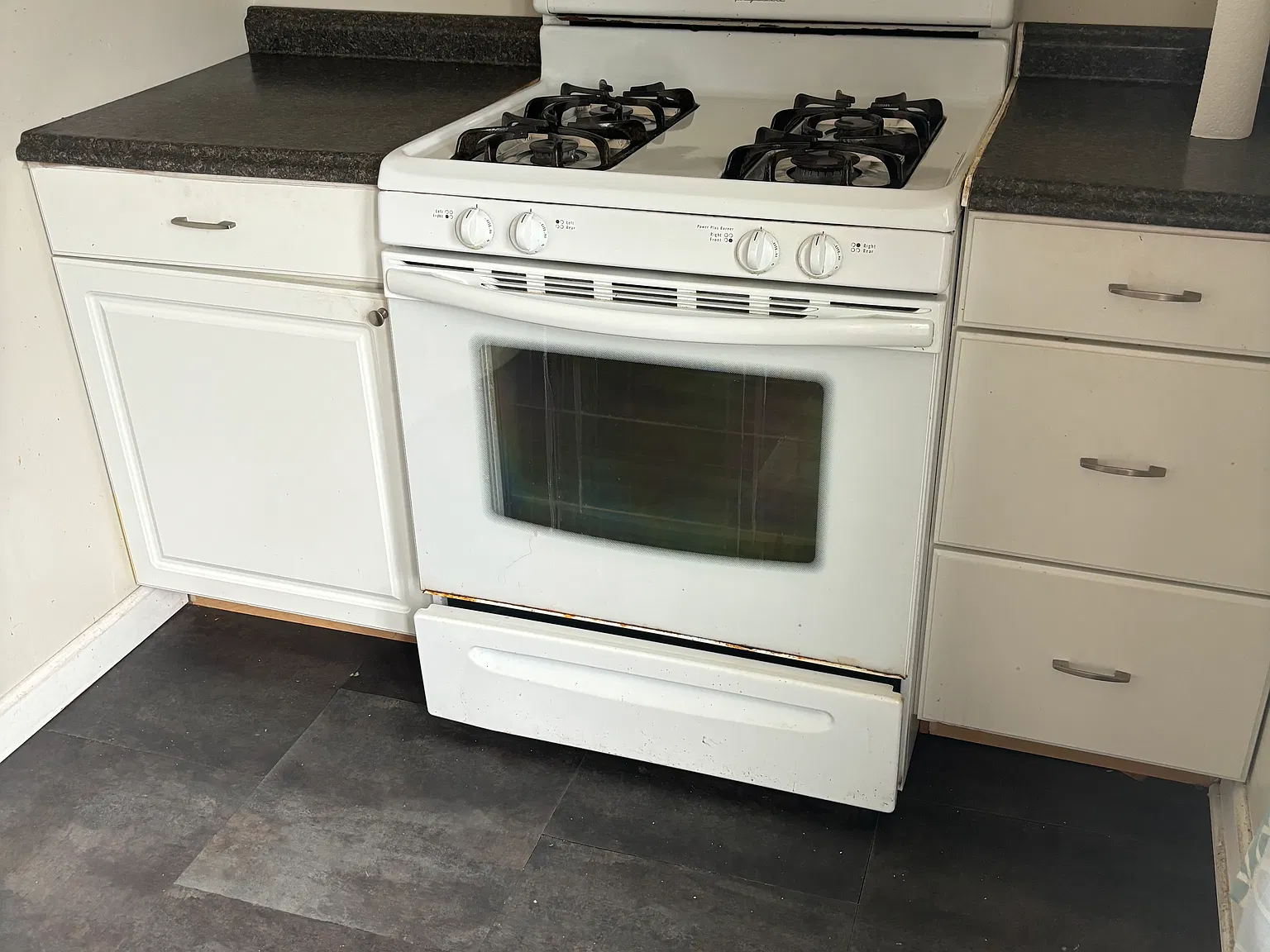 1 bed, 750 sqft, $1,800 — Photo 2