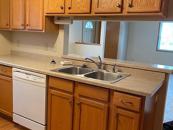 3rd image of 3129 Manitou Dr #18