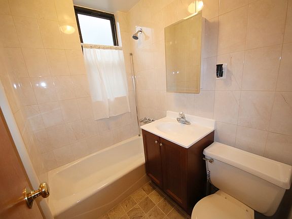 5th image of 521 E 85th St Unit 6