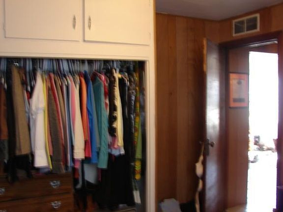 5th image of 15119 Lakeview Dr