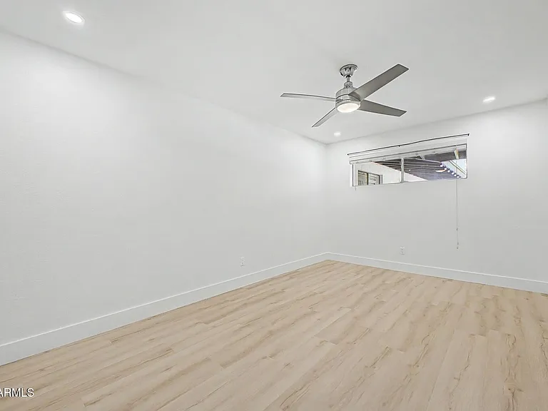 2727 E Montecito Ave — Photo 9