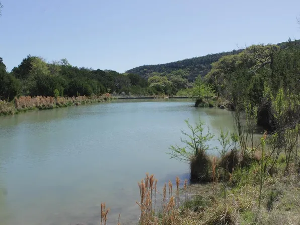 1976 Cedar Crk, Leakey, TX 78873