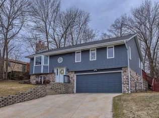 264 Birch Ct, Hartland, WI 53029