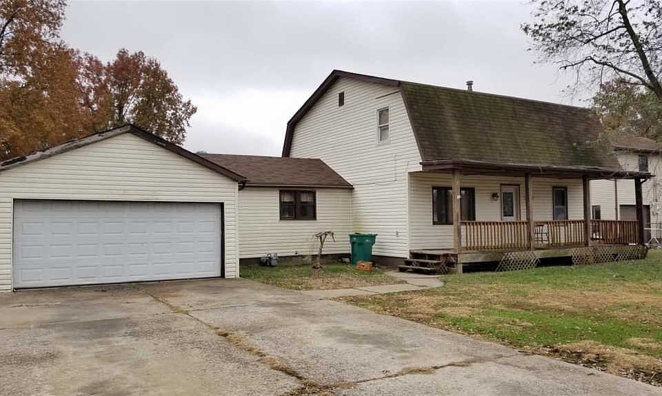 1st image of 4912 Carl St