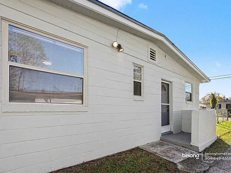 4813 Post St — Photo 2