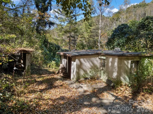 11 Cedar Mountain Rd, Asheville, NC 28803