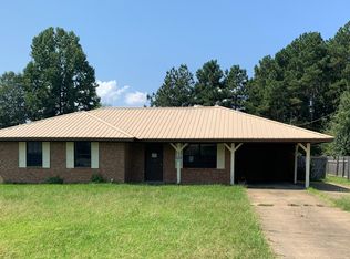 209 Belle Cir, Columbus, MS 39702