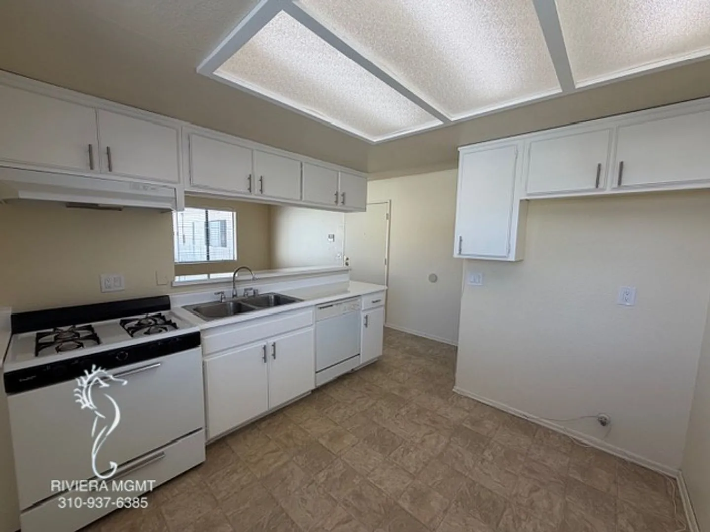 13119 Doty Ave — Photo 1