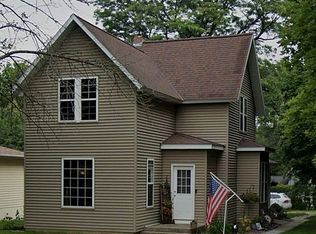 222 1st St, Kenyon, MN 55946