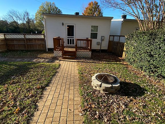 5th image of 3200 Rosewood Ave