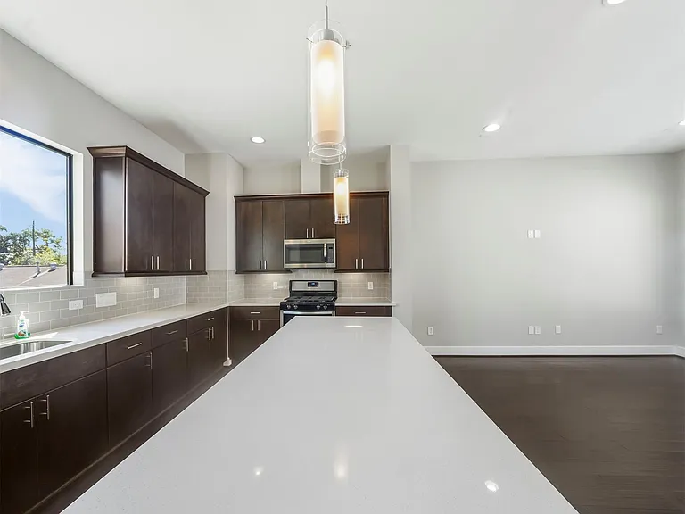 1607 Milby St #B — Photo 7
