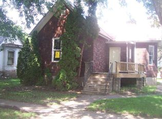 316 4th Ave N, Clinton, IA 52732