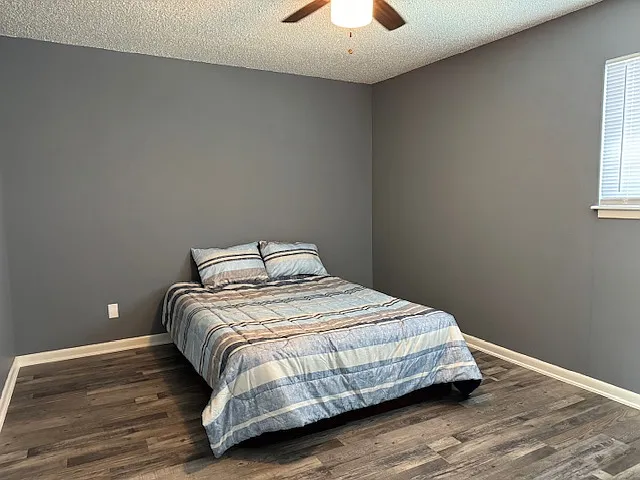 South Castle Apartments — Photo 12