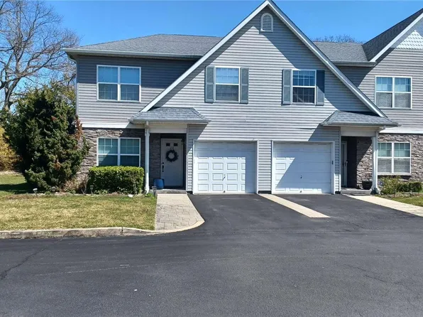 278 Medea Way #278, Central Islip, NY 11722