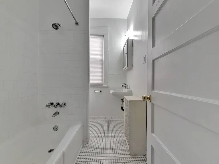 221 Constitution Ave NE #22 — Photo 6