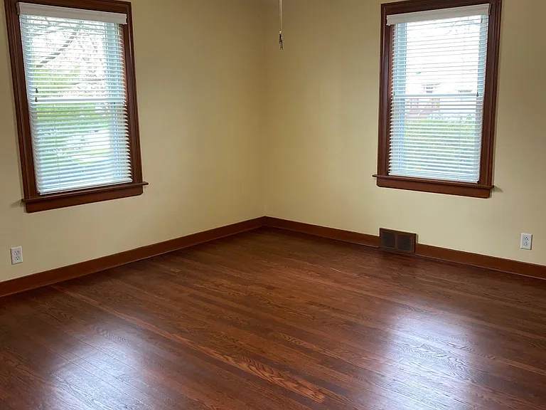 11156 S Preller Ave — Photo 10