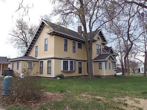 3rd image of 721 W Harvey Ave