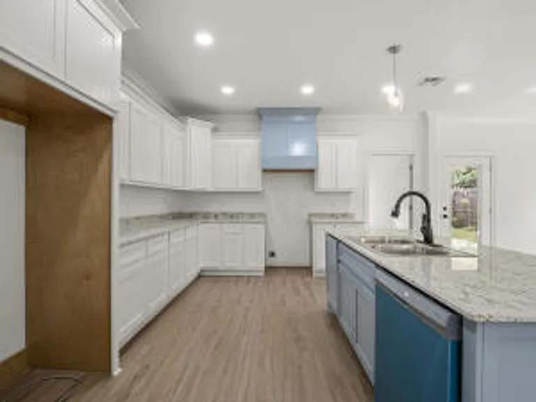 1281 Miller St — Photo 5