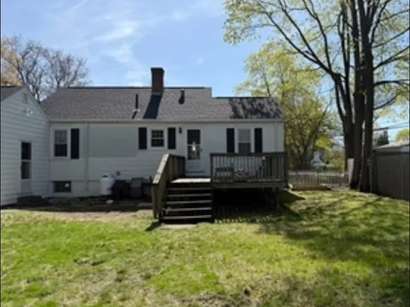 45 McPhee Rd, Framingham, MA 01701