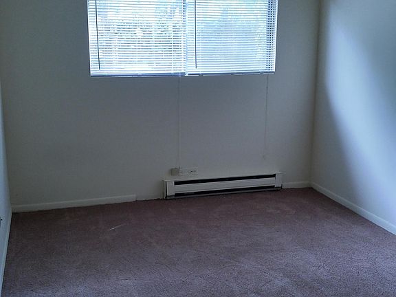 4th image of 7411 Dixon St Ofc 1
