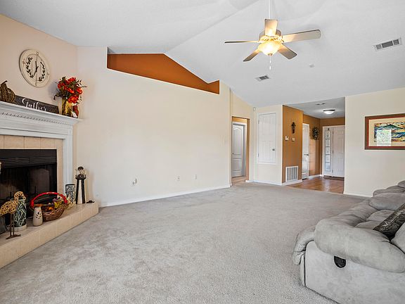 3rd image of 10244 Lake Forest Dr
