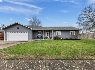 795 Burton St, Harrisburg, OR
