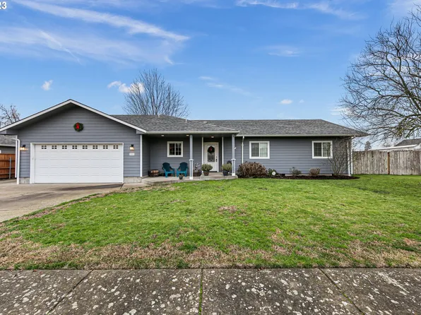 795 Burton St, Harrisburg, OR 97446
