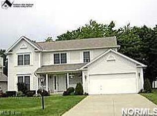19472 Echo Dr, Strongsville, OH 44149
