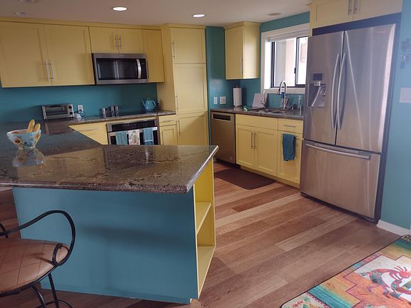 5th image of 2400 6th Ave Unit 901