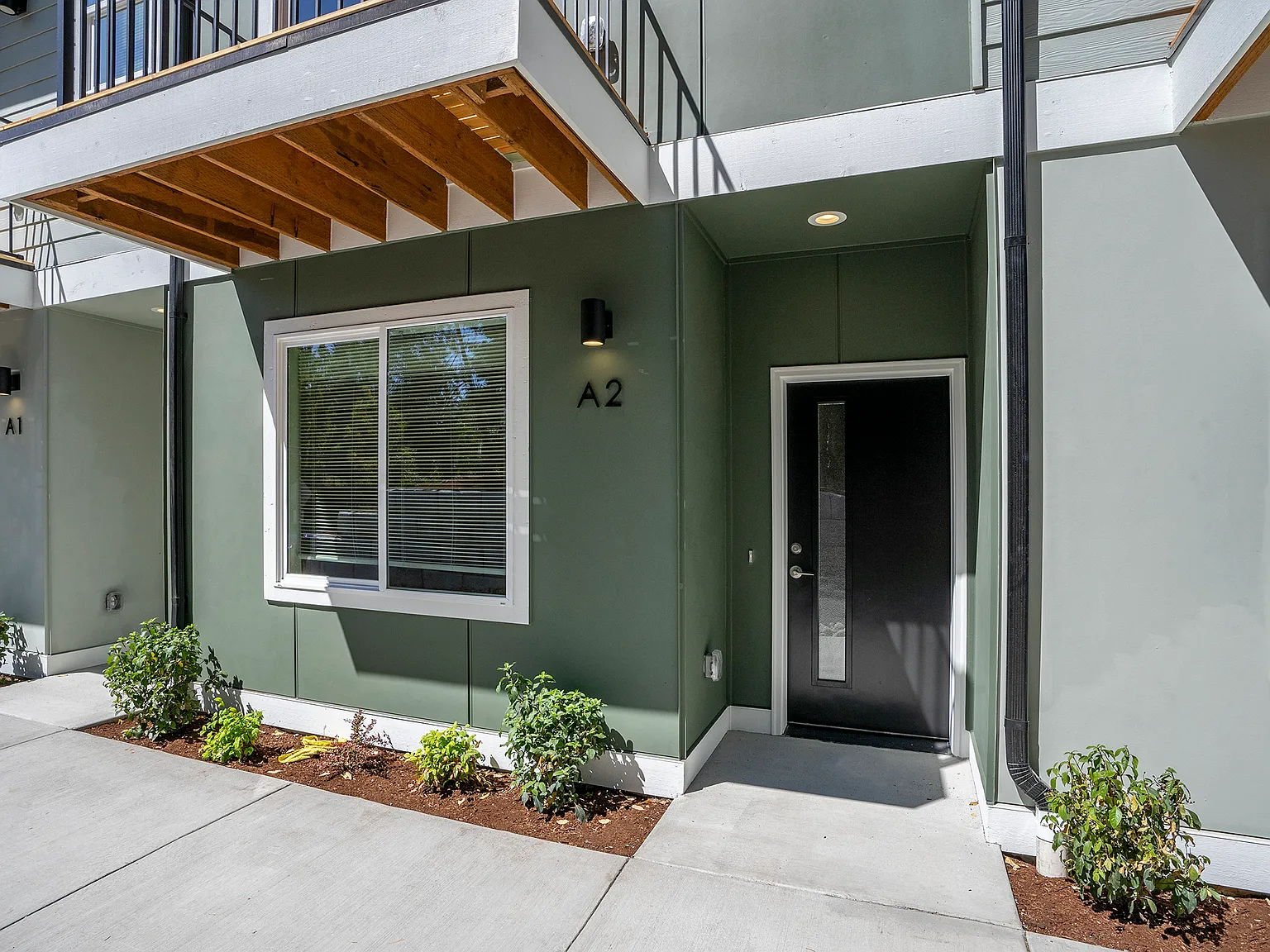 2 bed, 2.5 bath, 1728 sqft, $2,695 — Photo 2