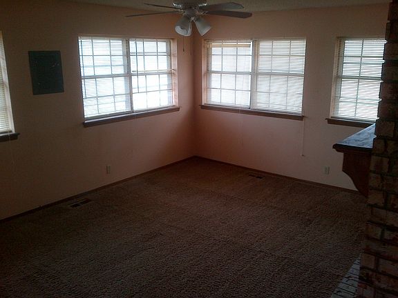 3rd image of 3132 N Dornick Dr