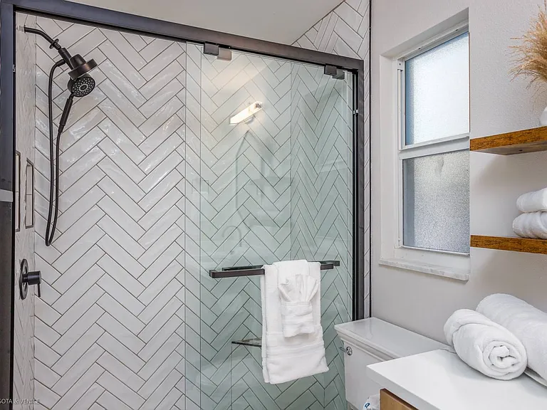 5511 Avenida Del Mare — Photo 14