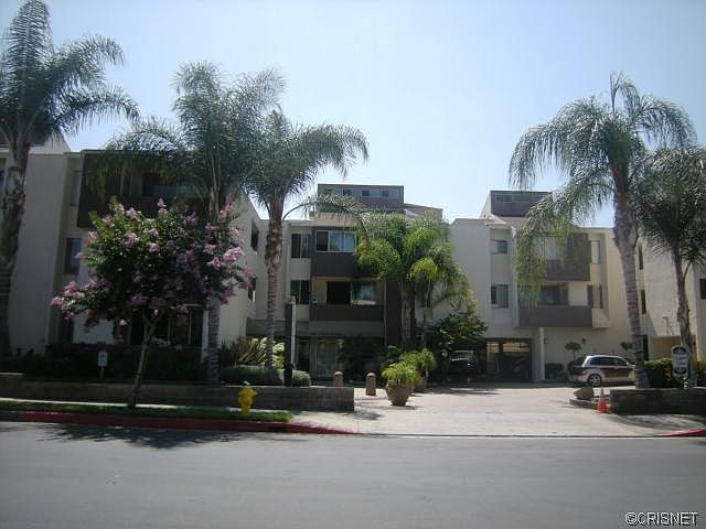 1st image of 5325 Newcastle Ave Unit 222